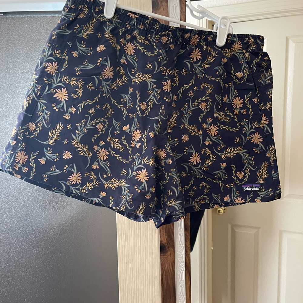Patagonia barely baggies